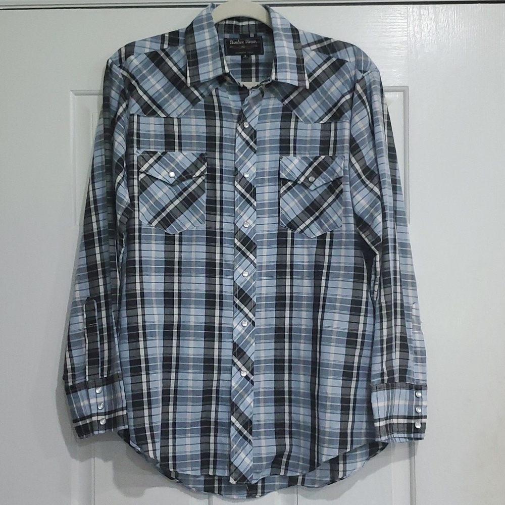 Border Town Pearl Snap Western Shirt Long Tail Form Fit Size Medium
